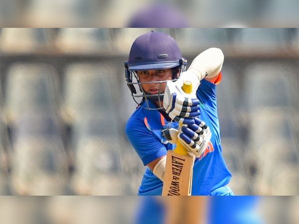 शॉट खेलती हुईं मिताली राज (फोटो:PTI)