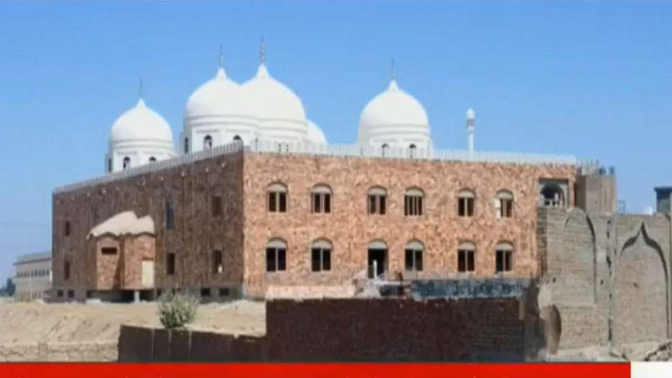 जैश का मुख्यालय पाकिस्तान के बहावलपुर में है. जैश का मुख्यालय पाकिस्तान के बहावलपुर में है.