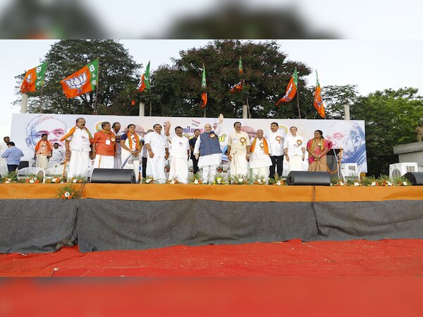 अमित शाह ने कहा कि गठबंधन सत्ता पाने का एक मोर्चा मात्र है और उसकी कोई विचारधारा या नेता नहीं है.  (फोटो साभार @AmitShah)