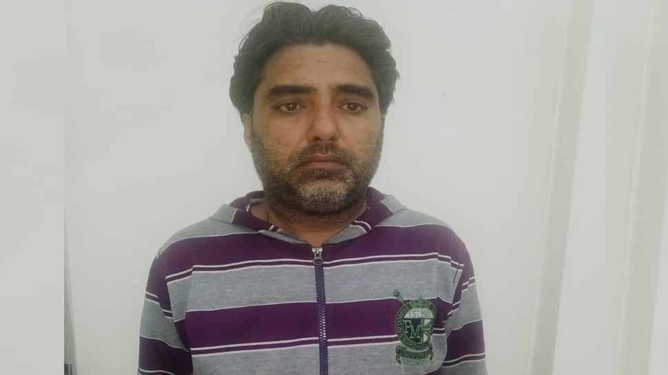 बेटे की हत्या कर पिता मकान मालिक से बोला, 'मैंने अपने बच्चे का मर्डर किया है, पुलिस को बुला दो'
