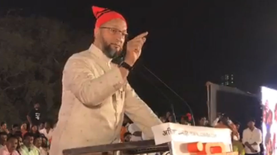 असदुद्दीन ओवैसी ने कहा - पुलवामा हमले के खिलाफ हमसब एक हैं, जैश-ए-मोहम्मद नहीं, जैश-ए-शैतान है असदुद्दीन ओवैसी ने कहा - पुलवामा हमले के खिलाफ हमसब एक हैं, जैश-ए-मोहम्मद नहीं, जैश-ए-शैतान है