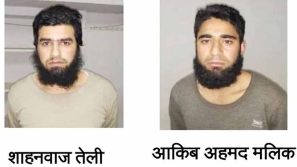जैश ए मोहम्मद के आतंकी शाहनवाज अहमद तेली और आकिब अहमद उत्तर प्रदेश के देवबंद से पकड़े गए हैं. तस्वीर साभार: PTI जैश ए मोहम्मद के आतंकी शाहनवाज अहमद तेली और आकिब अहमद उत्तर प्रदेश के देवबंद से पकड़े गए हैं. तस्वीर साभार: PTI