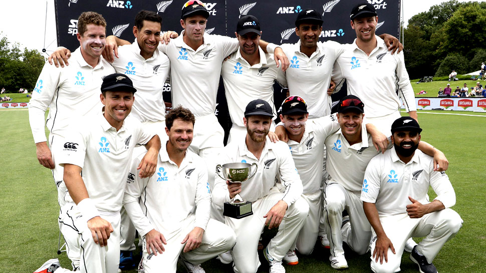 न्यूजीलैंड की टीम (फोटो) ने दिसंबर में श्रीलंका को टेस्ट सीरीज में हराया था. अब उसी श्रीलंका ने दक्षिण अफ्रीका में टेस्ट सीरीज जीत ली है. (फोटो: PTI) न्यूजीलैंड की टीम (फोटो) ने दिसंबर में श्रीलंका को टेस्ट सीरीज में हराया था. अब उसी श्रीलंका ने दक्षिण अफ्रीका में टेस्ट सीरीज जीत ली है. (फोटो: PTI)