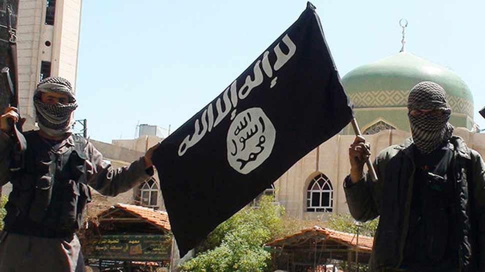 ISIS आतंकी से शादी रचाने वाली युवती के पिता ने लगाई गुहार, 'बेटी को ब्रिटेन वापस आने दो' ISIS आतंकी से शादी रचाने वाली युवती के पिता ने लगाई गुहार, 'बेटी को ब्रिटेन वापस आने दो'