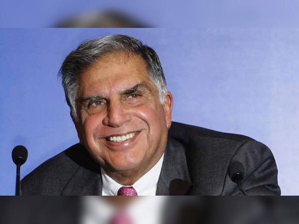 उद्योगपति रतन टाटा एयर स्ट्राइक से काफी खुश हैं.