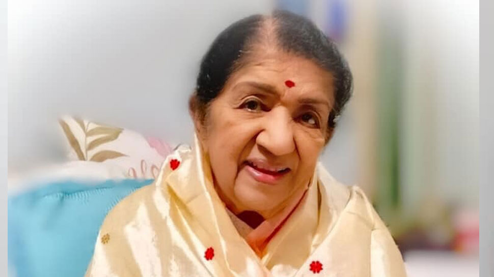 शहीदों के परिवारों की मदद के लिए आगे आईं लता मंगेशकर, एक करोड़ रुपये देने की घोषणा की शहीदों के परिवारों की मदद के लिए आगे आईं लता मंगेशकर, एक करोड़ रुपये देने की घोषणा की