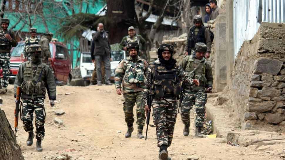 जम्मू कश्मीरः कुपवाड़ा में सुरक्षाबलों ने 2 आतंकियों को किया ढेर, 5 घंटे चला एनकाउंटर जम्मू कश्मीरः कुपवाड़ा में सुरक्षाबलों ने 2 आतंकियों को किया ढेर, 5 घंटे चला एनकाउंटर