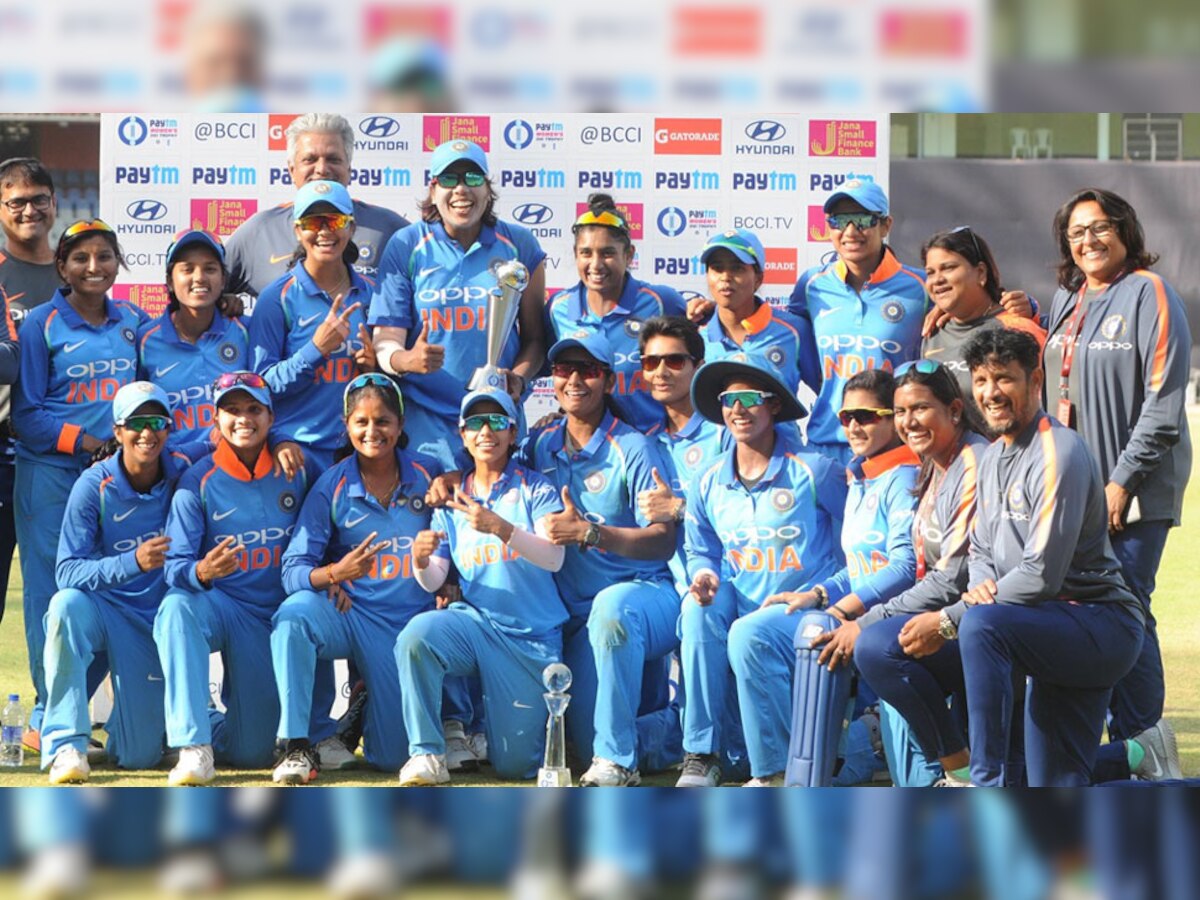 भारतीय टीम इंग्लैंड के साथ तीन मैचों की टी-20 सीरीज खेलेगी. (फोटो साभार: Twitter/BCCI Women)