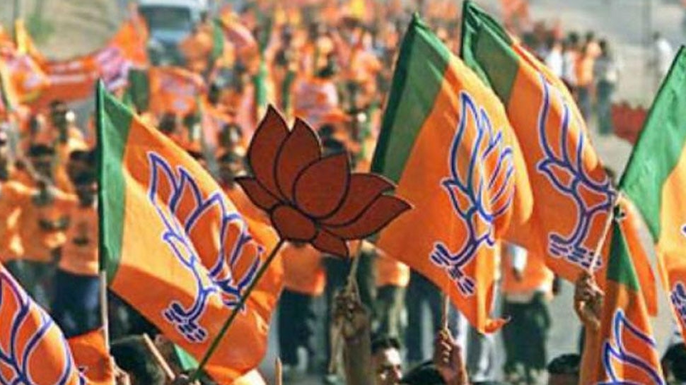 BJP की चुनावी रणनीति में बदलाव, 'राष्ट्रवाद' पर फोकस, प्रचार टैगलाइन होगी- 'मोदी है तो मुमकिन है'