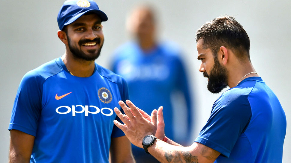 AUSvsIND: विराट के शतक के बाद विजय शंकर ने आखिरी ओवर में पलटी बाजी, जीत के 5 हीरो AUSvsIND: विराट के शतक के बाद विजय शंकर ने आखिरी ओवर में पलटी बाजी, जीत के 5 हीरो