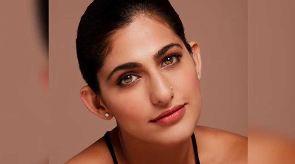 'सेक्रेड गेम्स' की कुक्कू ने बयां किया दर्द, बचपन में दोस्त कहते थे 'कोबरा'! 'सेक्रेड गेम्स' की कुक्कू ने बयां किया दर्द, बचपन में दोस्त कहते थे 'कोबरा'!