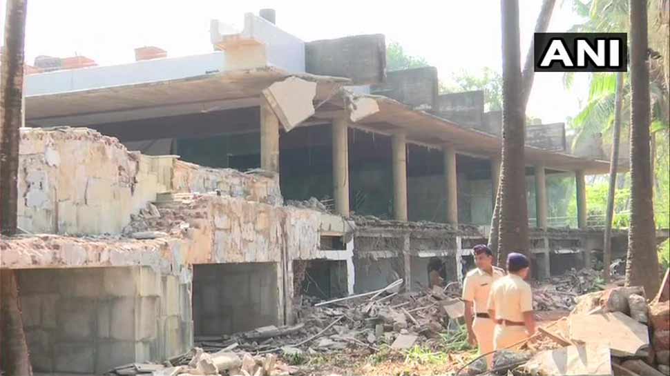 नीरव मोदी के बंगले को गिराने का काम जारी, ब्लास्ट से ढहायी जा रही इमारत