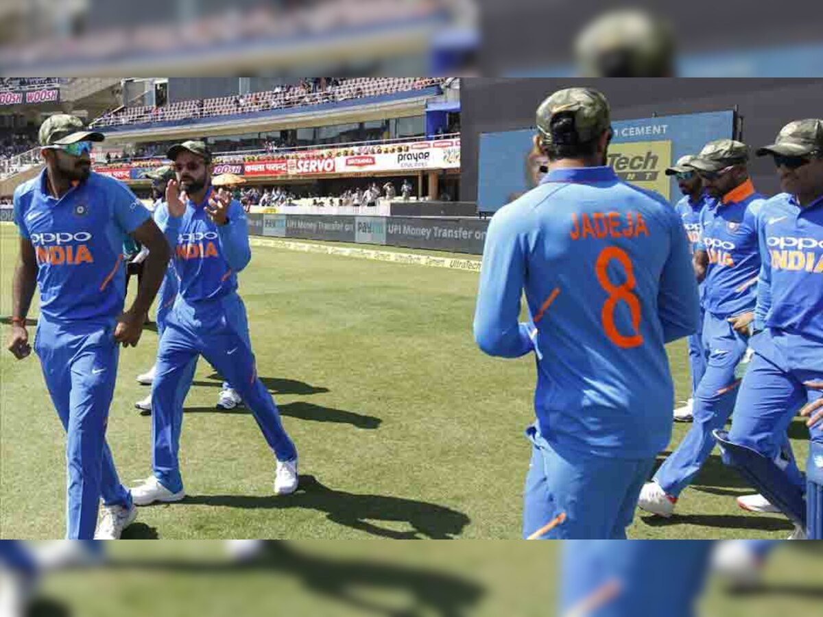 ऑस्ट्रेलिया के खिलाफ तीसरे वनडे में भारतीय खिलाड़ियों ने सेना की विशेष कैप पहनी थी. (फोटो: IANS)