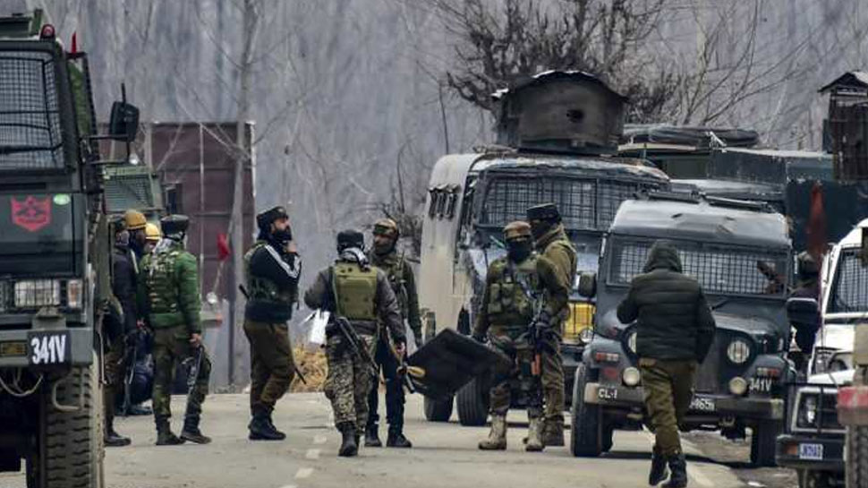 J&K: सुरक्षाबलों ने त्राल में पुलवामा हमले के मास्टरमाइंड मुदासीर समेत मार गिराए 3 आतंकी
