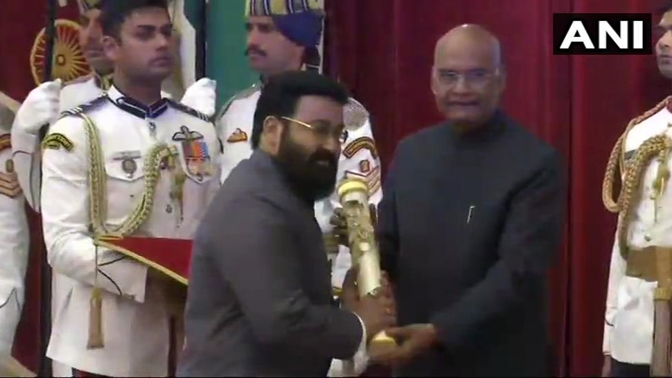 अभिनेता मोहनलाल को पद्म भूषण President Ram Nath Kovind confers Padma Bhushan award upon actor Mohanlal