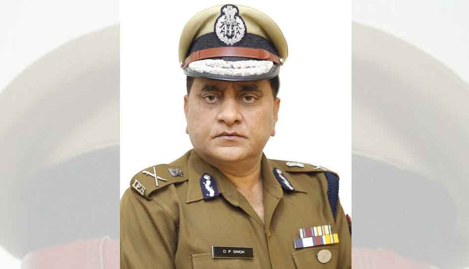 यूपी के DGP का पुलिसकर्मियों को निर्देश, 'प्रत्याशी या दल से न उपहार लें, न प्रचार करें' यूपी के DGP का पुलिसकर्मियों को निर्देश, 'प्रत्याशी या दल से न उपहार लें, न प्रचार करें'