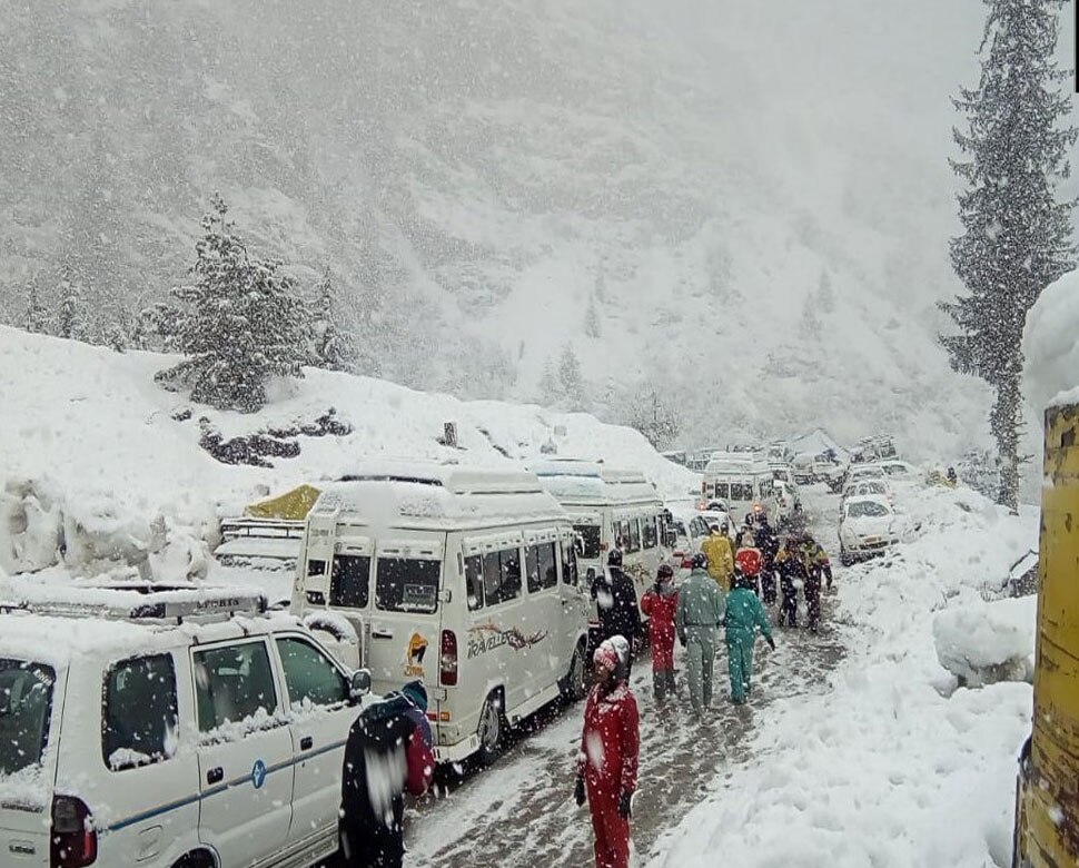 मनाली की यात्रा करने का बेस्ट टाइम snowfall in Himachal Pradesh-3