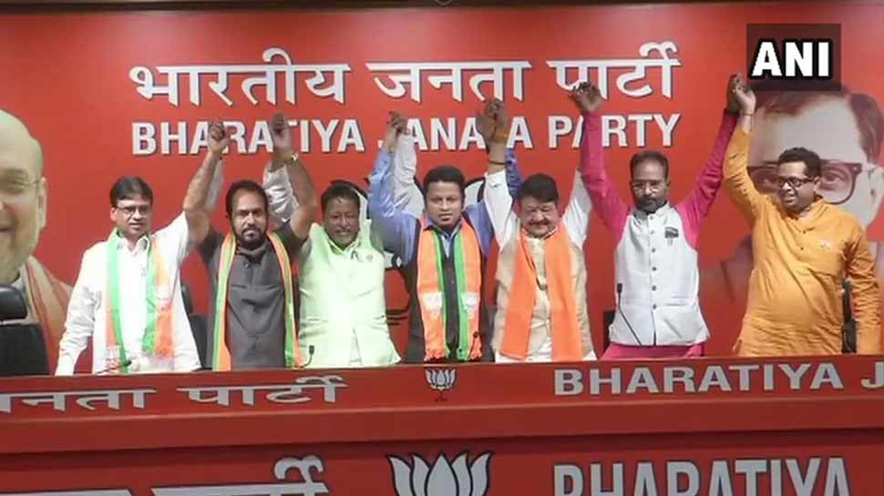 लोकसभा चुनाव 2019: TMC सांसद के साथ कांग्रेस और सीपीएम विधायक ने थामा BJP का दामन लोकसभा चुनाव 2019: TMC सांसद के साथ कांग्रेस और सीपीएम विधायक ने थामा BJP का दामन