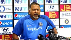 INDvsAUS: टीम इंडिया के गेंदबाजी कोच बोले- हार की इससे बेहतर टाइमिंग नहीं हो सकती थी