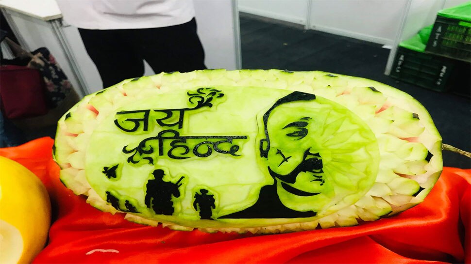 फ्रूट कार्विंग करके विंग कमांडर अभिनंदन के साहस को सम्मानित किया. Abhinandan Varthaman