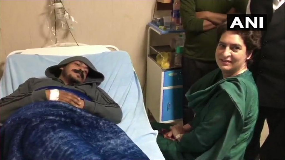मेरठ: अस्पताल में भीम आर्मी प्रमुख से मिलीं प्रियंका, कहा, 'चंद्रशेखर का संघर्ष पसंद आया'