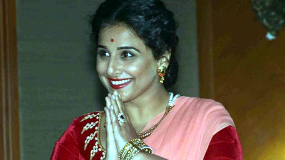 विद्या बालन ने लोगों से की अपील, बोलीं- 'बदलाव चाहते हैं तो वोट दें' विद्या बालन ने लोगों से की अपील, बोलीं- 'बदलाव चाहते हैं तो वोट दें'