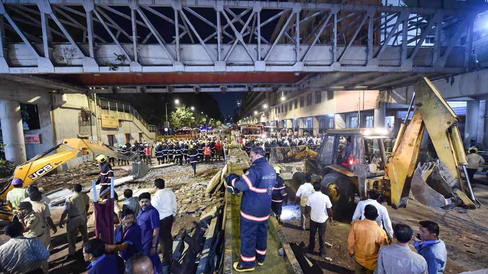 मुंबई पुल हादसा: ढांचे को नष्ट करने के संबंध में BMC आज करेगी फैसला