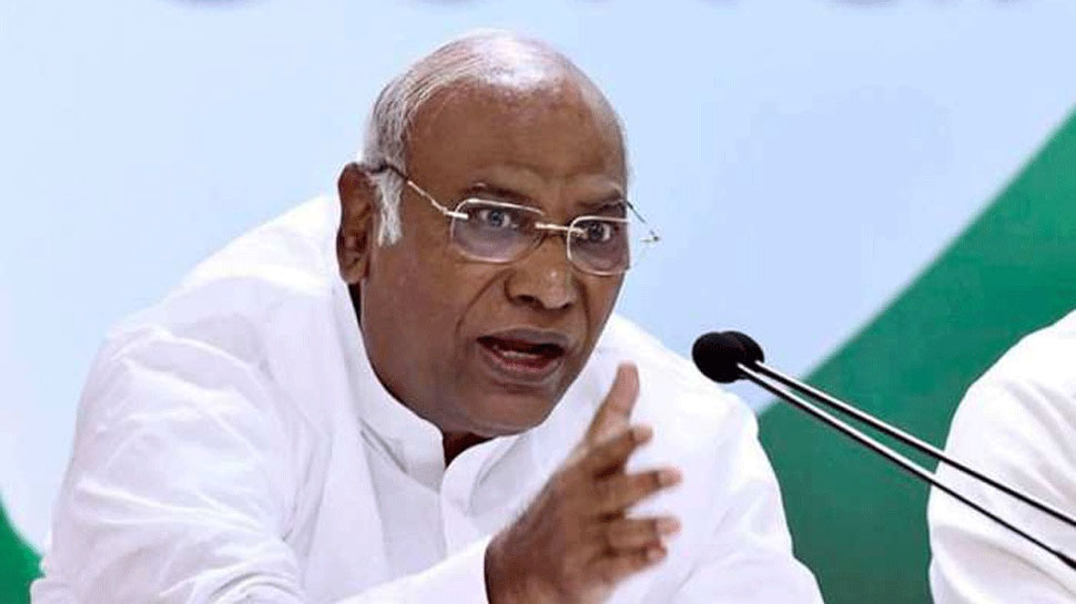 मल्लिकार्जुन खड़गे ने फिर किया लोकपाल चयन समिति की बैठक का बहिष्कार, पीएम को लिखा पत्र मल्लिकार्जुन खड़गे ने फिर किया लोकपाल चयन समिति की बैठक का बहिष्कार, पीएम को लिखा पत्र
