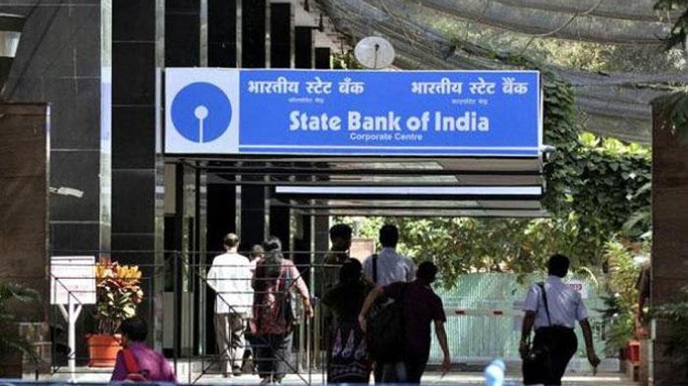 SBI ने करोड़ों ग्राहकों के लिए शुरू की 'खास सर्विस', बिना कार्ड ATM से निकाल सकेंगे पैसा