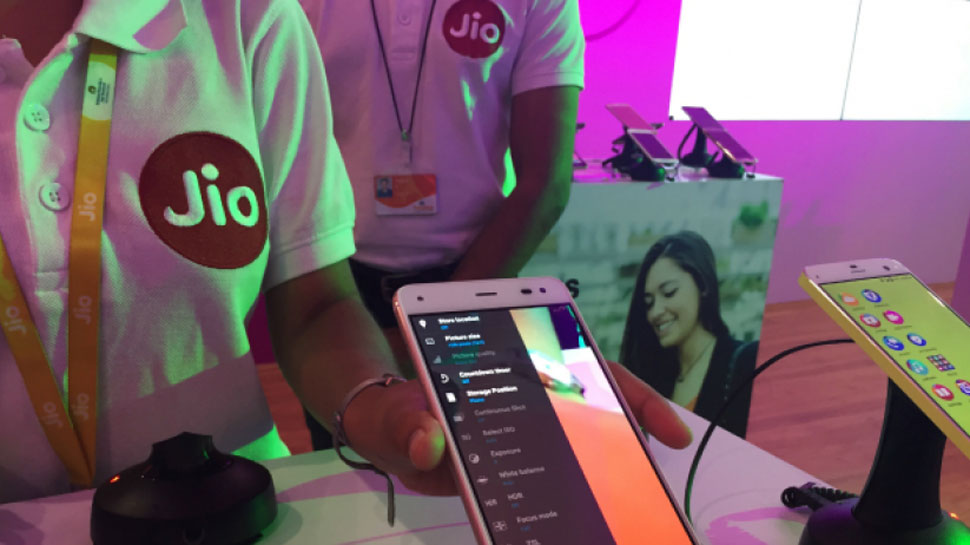 Jio और वोडाफोन ने इस मामले में फिर मारी बाजी, Trai का खुलासा Jio और वोडाफोन ने इस मामले में फिर मारी बाजी, Trai का खुलासा