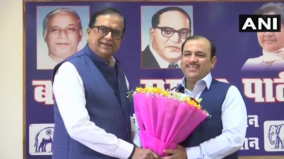 लोकसभा चुनाव 2019: दानिश अली ने JDS छोड़ थामा BSP का दामन, अमरोहा से लड़ेंगे चुनाव! लोकसभा चुनाव 2019: दानिश अली ने JDS छोड़ थामा BSP का दामन, अमरोहा से लड़ेंगे चुनाव!
