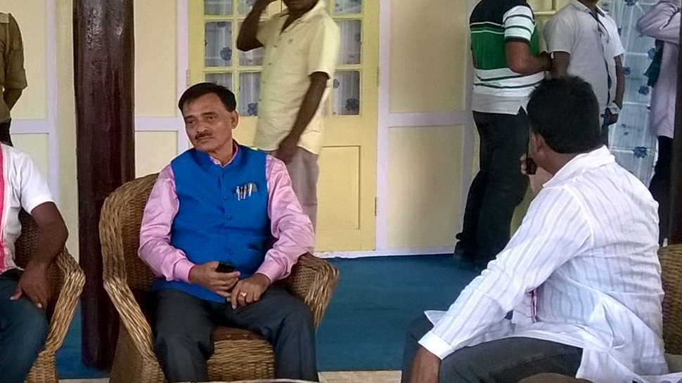 असम: BJP सांसद राम प्रसाद शर्मा ने छोड़ा पार्टी का साथ, लगाया यह आरोप... असम: BJP सांसद राम प्रसाद शर्मा ने छोड़ा पार्टी का साथ, लगाया यह आरोप...