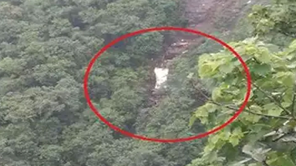 जम्मू-कश्मीर: रामबन में खड्ड में गिरी एसयूवी, 11 लोगों की मौत की पुष्टि, कई घायल जम्मू-कश्मीर: रामबन में खड्ड में गिरी एसयूवी, 11 लोगों की मौत की पुष्टि, कई घायल