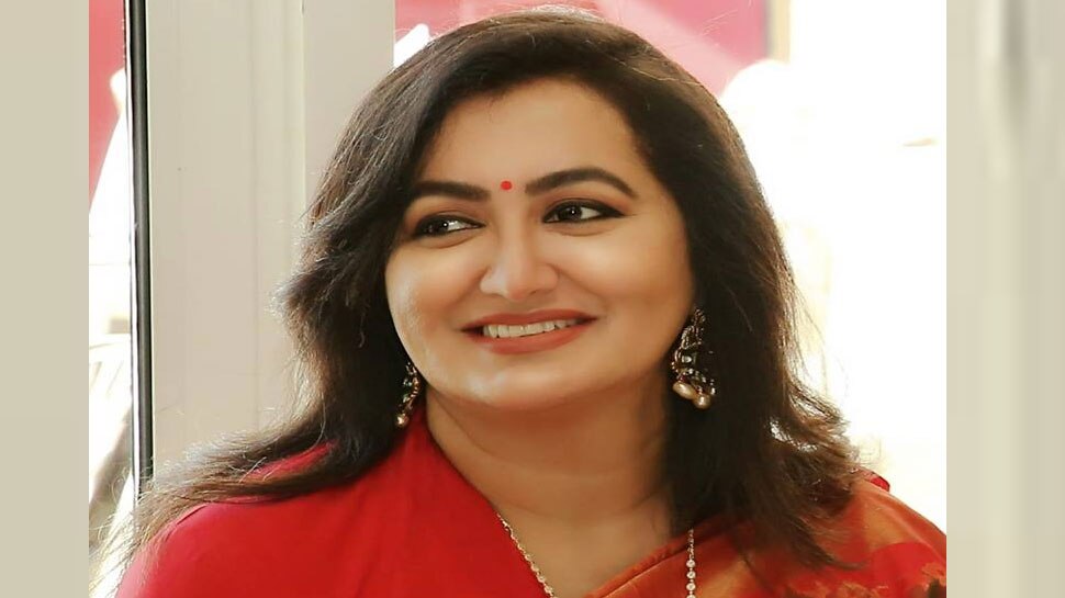मुख्यमंत्री एच.डी.कुमारस्वामी के बेटे निखिल मांड्या उम्मीदवार हैं. karnataka
