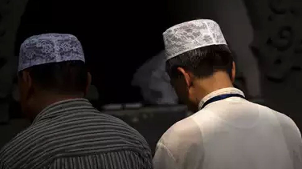 शरारती तत्वों ने मुस्लिम पिता-पुत्र की आतंकवादी कहकर की पिटाई और काट दी दाढ़ी