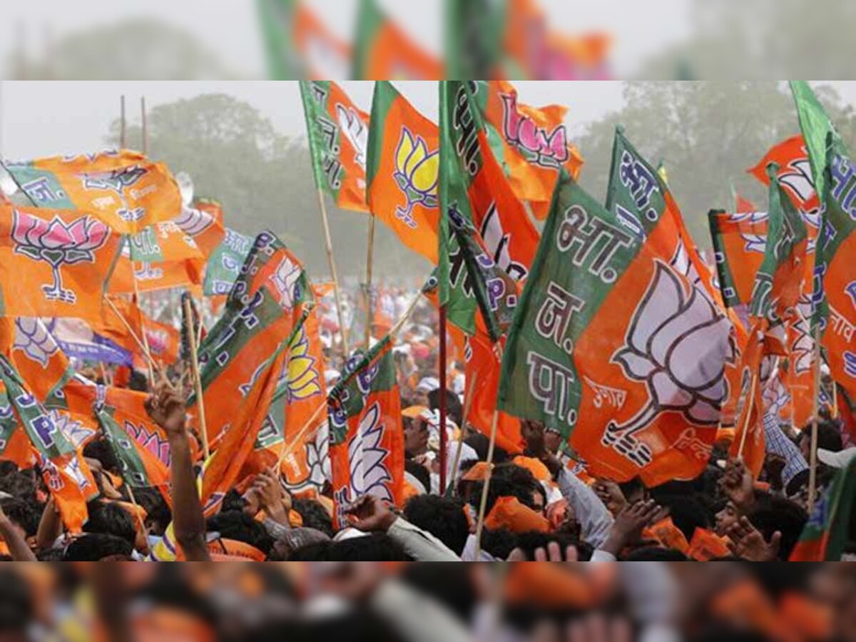 जबरन झंडा उतारने की घटनाओं के खिलाफ BJP ने की चुनाव आयोग से शिकायत