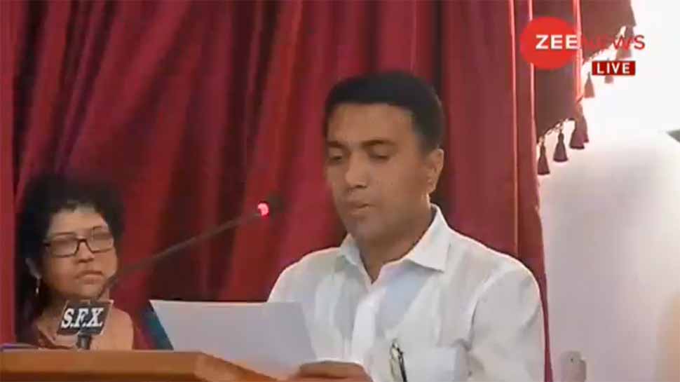 गोवा में रात पौने 2 बजे हुआ शपथ ग्रहण समारोह, प्रमोद कुमार सावंत बने नए मुख्यमंत्री गोवा में रात पौने 2 बजे हुआ शपथ ग्रहण समारोह, प्रमोद कुमार सावंत बने नए मुख्यमंत्री
