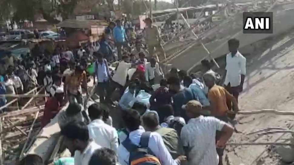 कर्नाटक: निर्माणाधीन बिल्डिंग गिरी, एक की मौत, कई लोगों के फंसे होने की आशंका कर्नाटक: निर्माणाधीन बिल्डिंग गिरी, एक की मौत, कई लोगों के फंसे होने की आशंका
