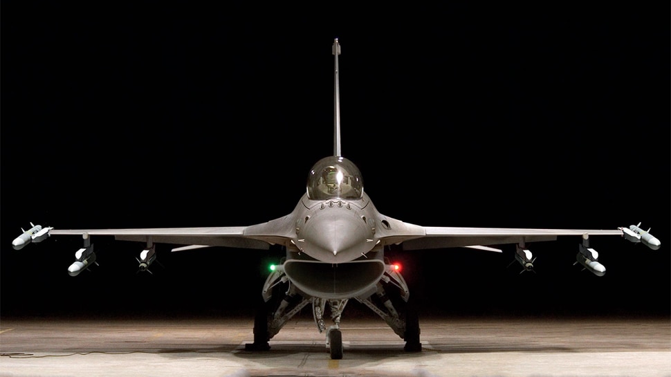 बौखलाए पाकिस्तान ने बनाई F16 की नई स्क्वाड्रन, भारत-पाक सीमा पर बढ़ाएगा तैनाती