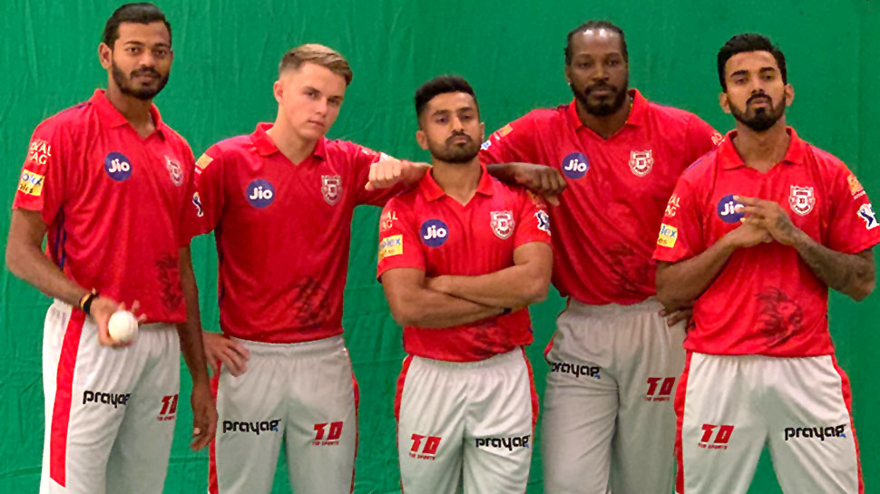 IPL 2019: किंग्स इलेवन पंजाब ने दिखाई दरियादिली, शहीदों की मदद के लिए उठाया ये कदम IPL 2019: किंग्स इलेवन पंजाब ने दिखाई दरियादिली, शहीदों की मदद के लिए उठाया ये कदम