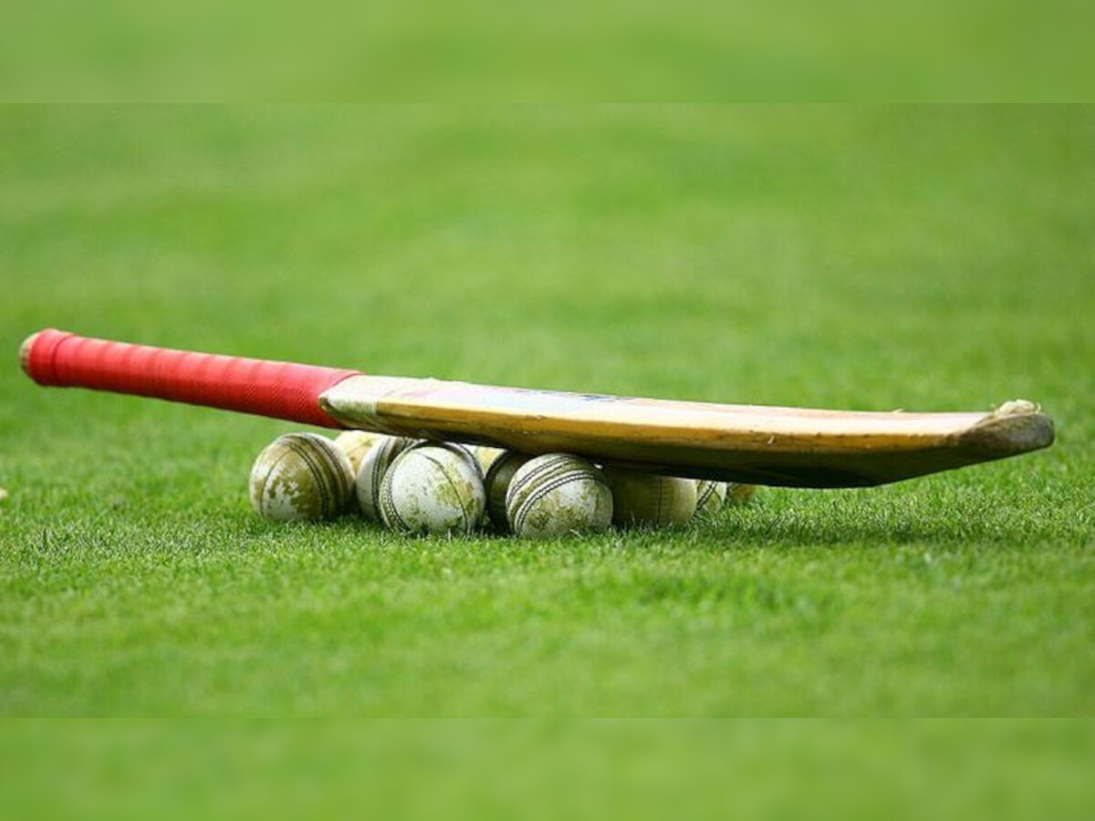 कोलकाता: बल्लेबाजी करके लौट रहा था क्रिकेटर, अचानक मैदान पर गिरा; मौत