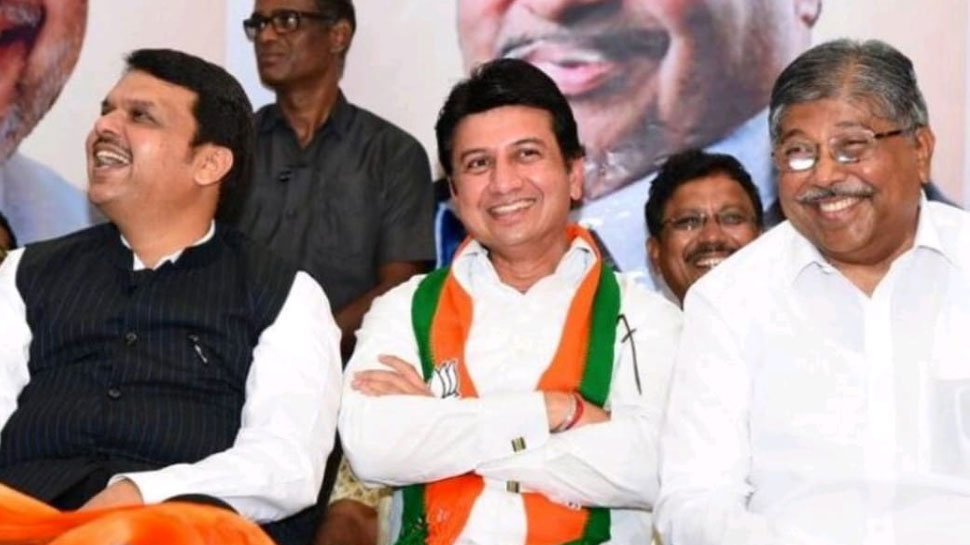 शरद पवार की फिर हुई किरकिरी, NCP के दिग्गज नेता के बेटे ने थामा BJP का दामन