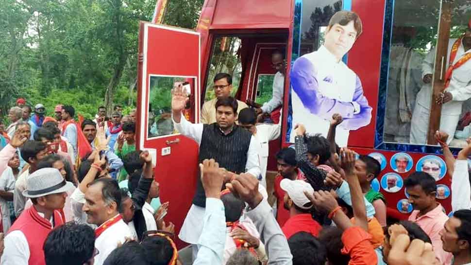 बिहार की राजनीति में 'सन ऑफ मल्लाह' की क्यों हो रही इतनी पूछ? बिहार की राजनीति में 'सन ऑफ मल्लाह' की क्यों हो रही इतनी पूछ?