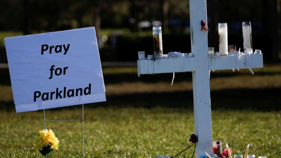 USA: 'पार्कलैंड स्कूल गोलीबारी' में बची किशोरी ने पछतावे में कर ली आत्महत्या USA: 'पार्कलैंड स्कूल गोलीबारी' में बची किशोरी ने पछतावे में कर ली आत्महत्या