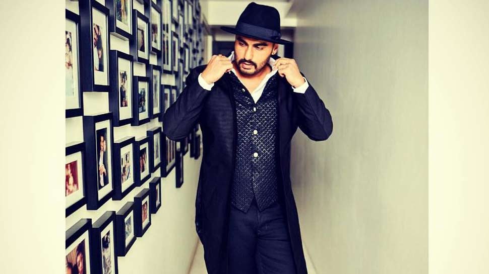 अर्जुन कपूर इसलिए छुपा रहे हैं अपना LOOK, 'पानीपत' की 60 फीसदी शूटिंग पूरी अर्जुन कपूर इसलिए छुपा रहे हैं अपना LOOK, 'पानीपत' की 60 फीसदी शूटिंग पूरी