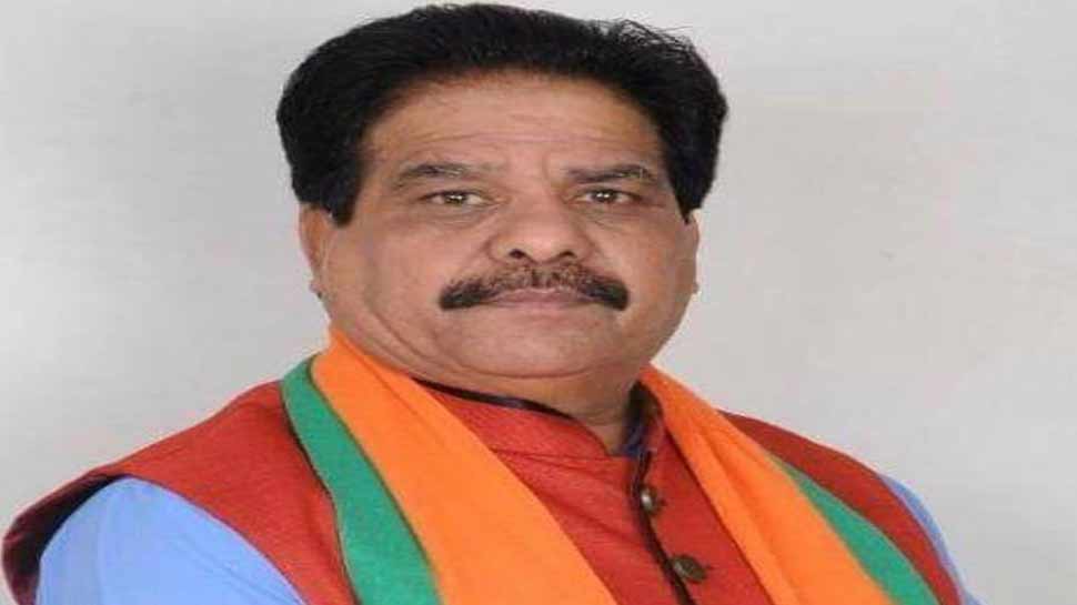 गुजरात: बीजेपी में फूटे बगावत के सुर, इस सांसद ने कहा- करूंगा कांग्रेस के लिए प्रचार गुजरात: बीजेपी में फूटे बगावत के सुर, इस सांसद ने कहा- करूंगा कांग्रेस के लिए प्रचार