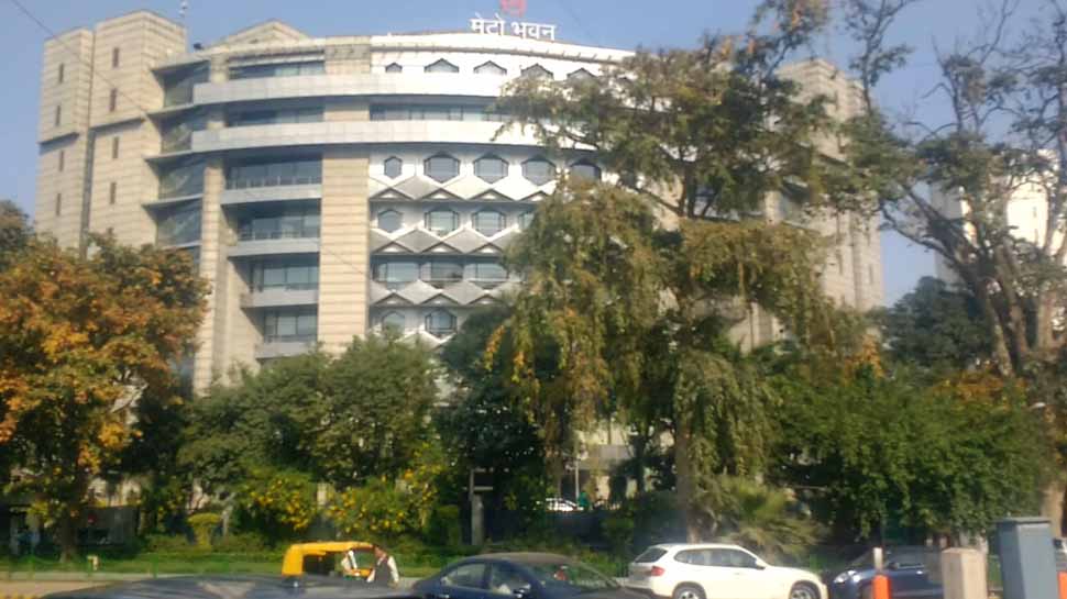 दिल्ली में मेट्रो भवन से कूदकर लाइन मैन ने दी जान