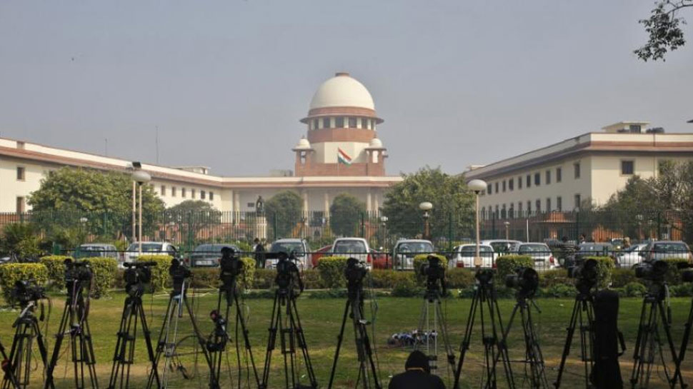 SC/ST एक्ट में बदलाव से जुड़ी याचिकाओं पर फिर टली सुनवाई, अब 30 अप्रैल को आएगा फैसला SC/ST एक्ट में बदलाव से जुड़ी याचिकाओं पर फिर टली सुनवाई, अब 30 अप्रैल को आएगा फैसला