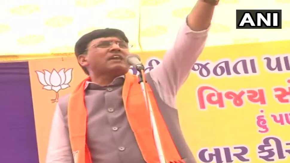 'अगर प्रियंका की इंदिरा से शक्ल मिलने पर मिल सकती है सत्ता, तो चीन में हर घर में राष्ट्रपति होता' 'अगर प्रियंका की इंदिरा से शक्ल मिलने पर मिल सकती है सत्ता, तो चीन में हर घर में राष्ट्रपति होता'