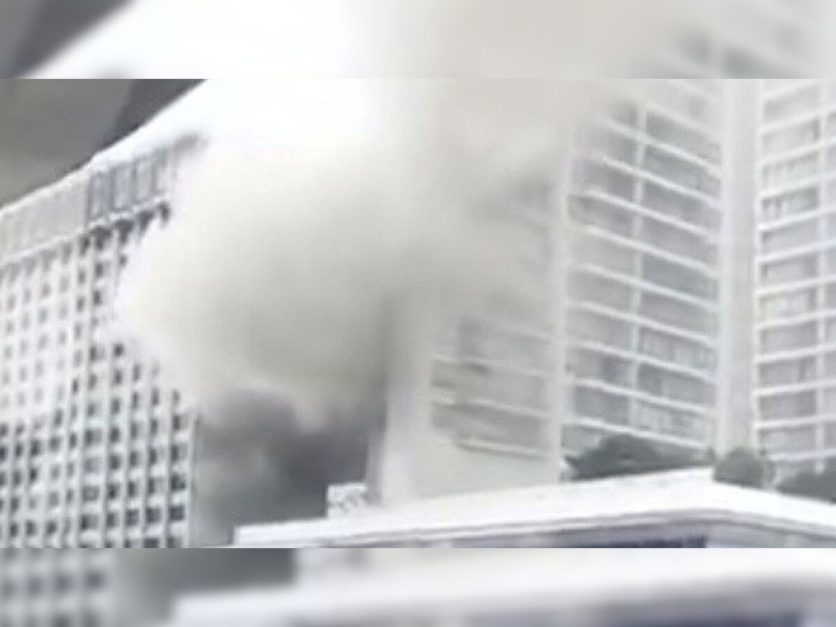 सिंगापुर के लक्जरी होटल में लगी आग, 500 लोगों को निकाला गया बाहर
